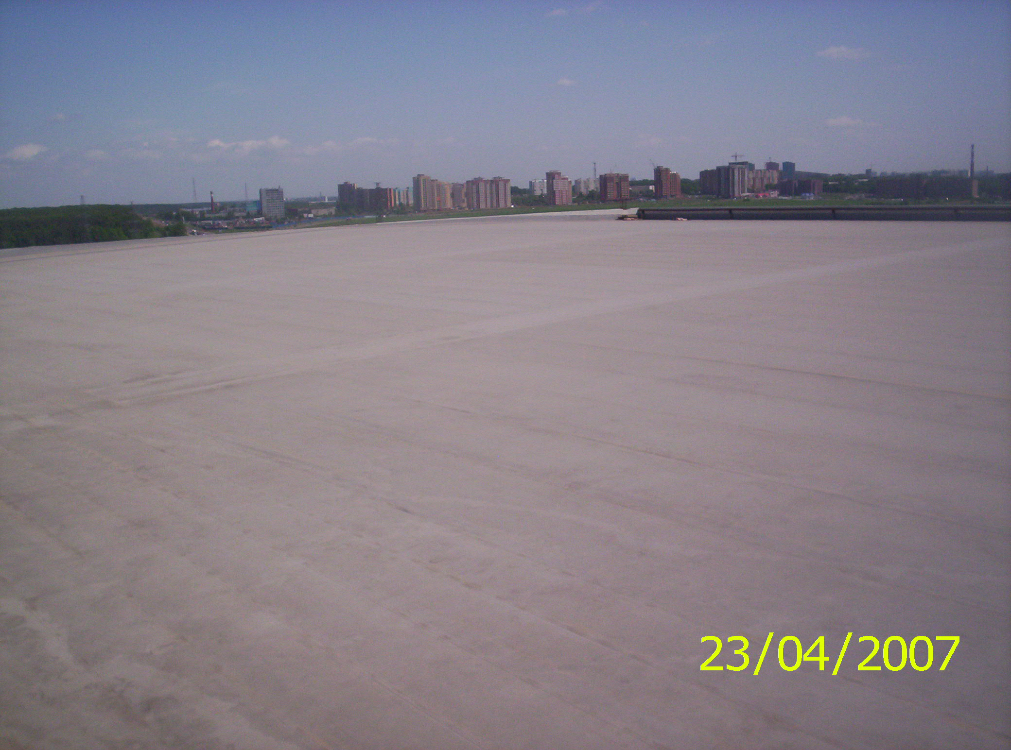 Монтаж кровли в 2007 г. Монтаж кровли в 2007 г. (изображение)